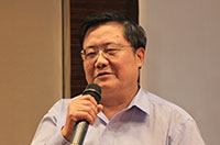 中国建筑科学研究院研究员黄如福主持分论坛